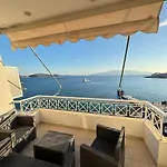 Beachfront 2 Bedrooms Sarandë