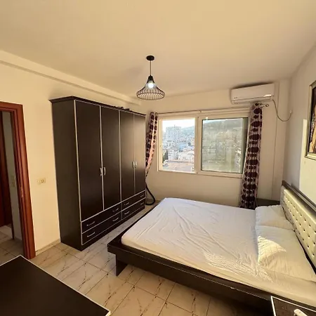 Beachfront 2 Bedrooms *