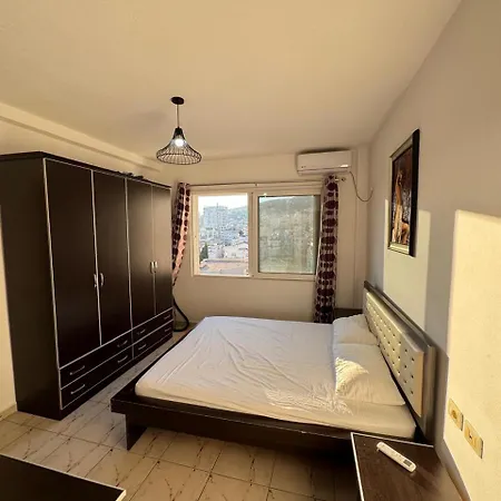 Apartment Beachfront 2 Bedrooms *