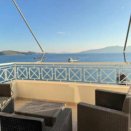 Apartment Beachfront 2 Bedrooms *