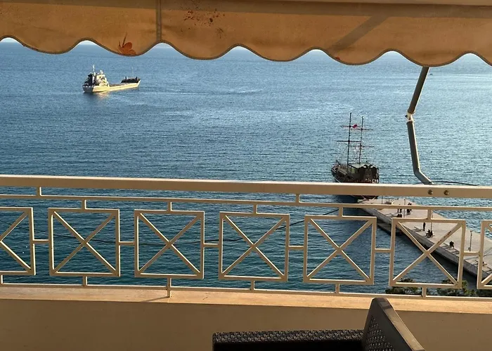 Beachfront 2 Bedrooms Apartament Saranda